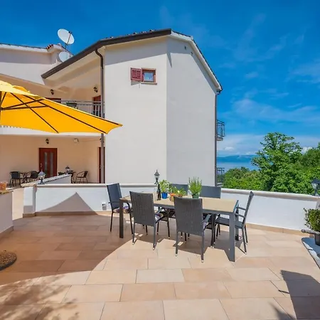 Klimatisierte Ferienwohnung Mit Sauna, Whirlpool, Meerblick, Pool, Wlan, Grill Und Liegestuhlen *