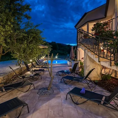 Klimatisierte Ferienwohnung Mit Sauna, Whirlpool, Meerblick, Pool, Wlan, Grill Und Liegestuhlen Lägenhet *