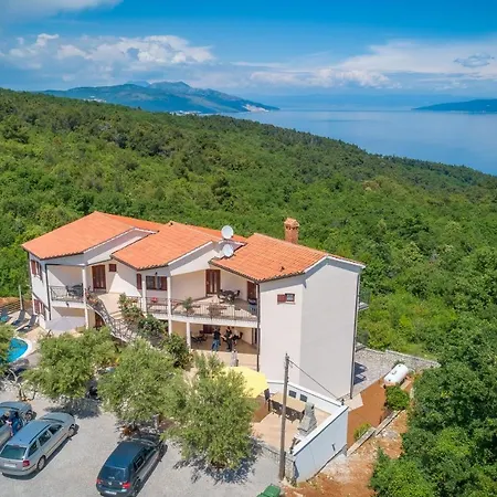 Lägenhet Klimatisierte Ferienwohnung Mit Sauna, Whirlpool, Meerblick, Pool, Wlan, Grill Und Liegestuhlen