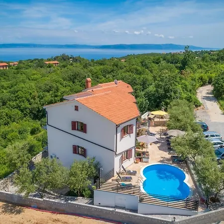 Apartment Klimatisierte Ferienwohnung Mit Sauna, Whirlpool, Meerblick, Pool, Wlan, Grill Und Liegestuhlen