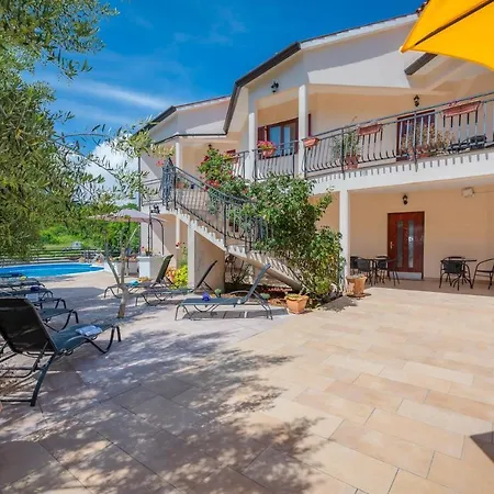 Klimatisierte Ferienwohnung Mit Sauna, Whirlpool, Meerblick, Pool, Wlan, Grill Und Liegestuhlen *